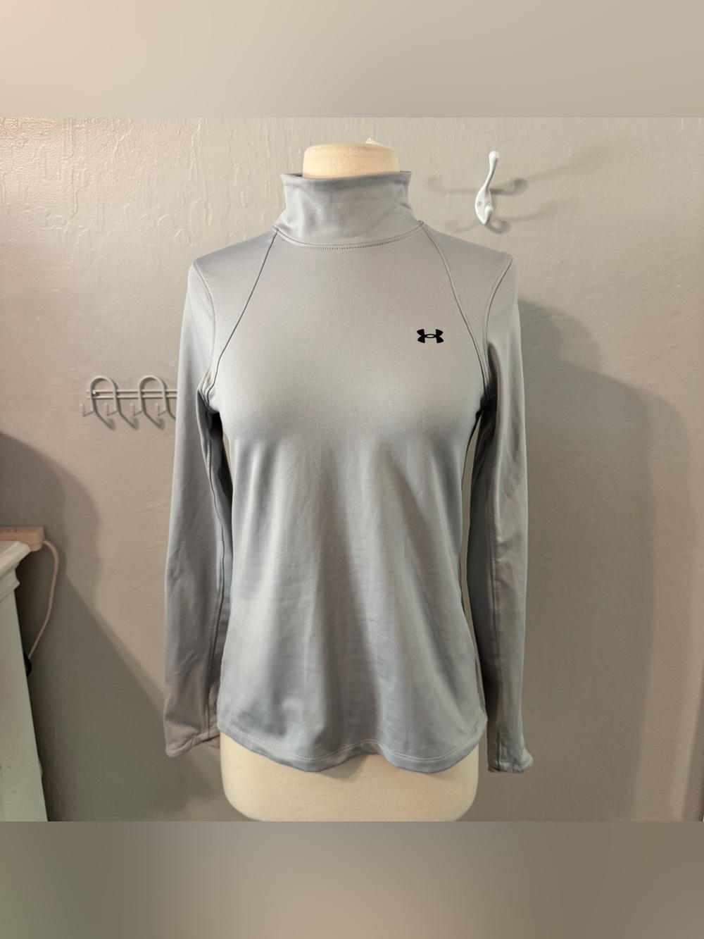 Under Armour Women's Light Gray Long-Sleeve Performance Mock Neck